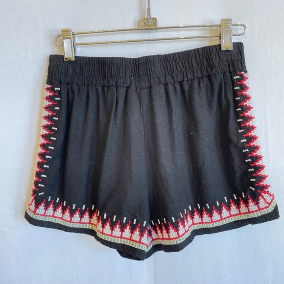 CALI 1850 Women's Size XS Black Linen Shorts White Green Red Embroidered Trim - Picture 2 of 5